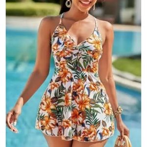White floral swimdress with shorts, keyhole and twist front xl